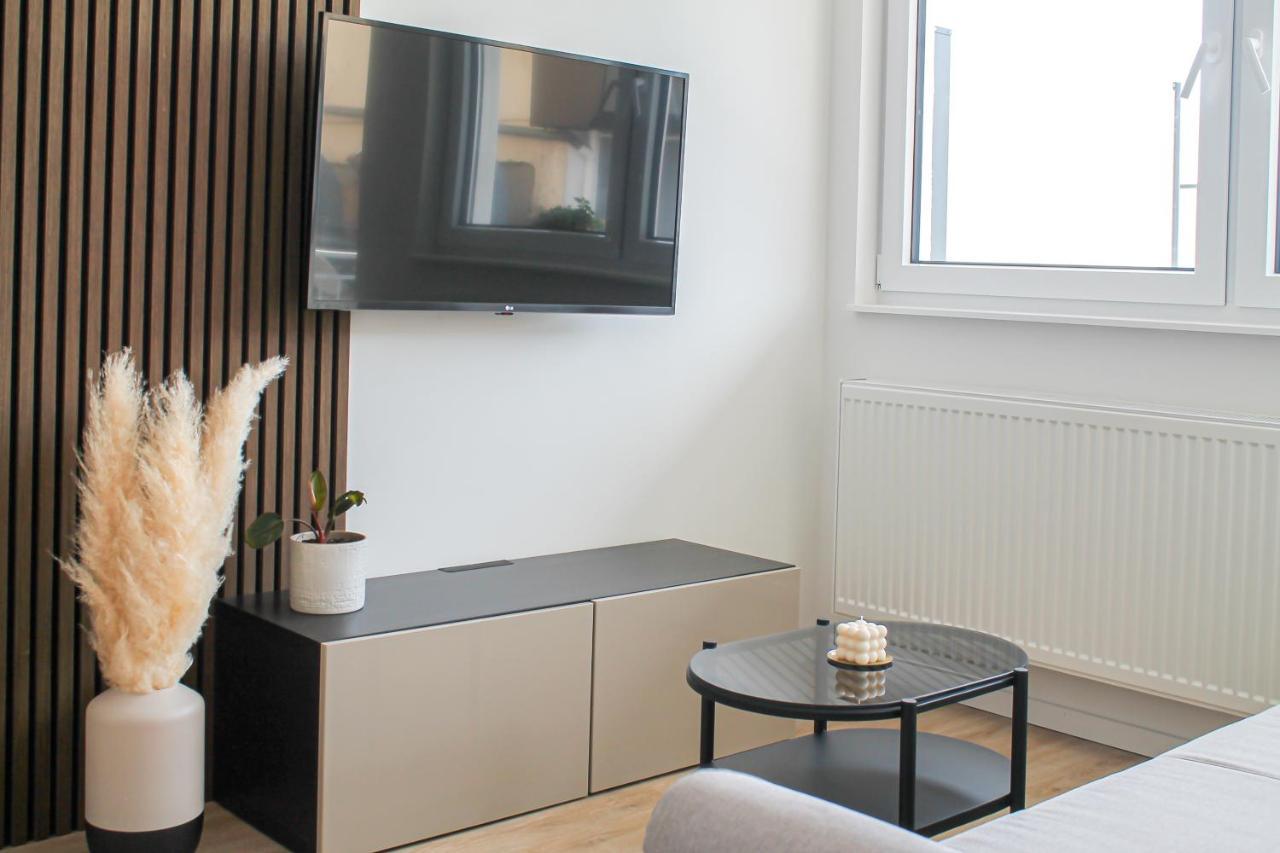 Special Apartment - Stadtnah, Balkon, Parkplatz, E-Ladestation, Gitterbox Fuer Fahrraeder, Fitnessstudio 코블렌츠 외부 사진